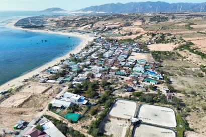 La aldea de Vinh Truong, en la comuna de Phuoc Dinh, provincia de Khanh Hoa, se encuentra dentro del área planificada para la central nuclear Ninh Thuan 1. (Foto: VNA)