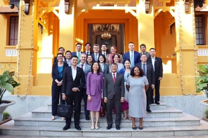 Delegados participantes en la cita (Foto: baoquocte.vn)