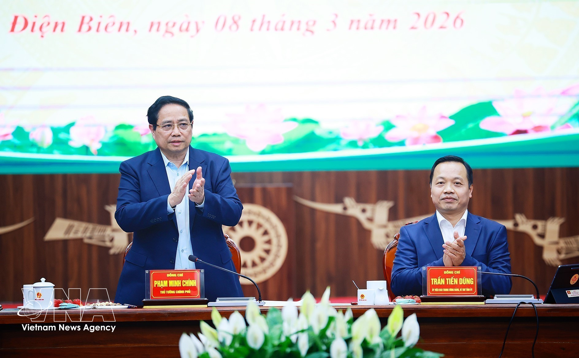 El primer ministro de Vietnam, Pham Minh Chinh, sostiene una reunión con el Comité Popular de la provincia de Dien Bien. (Foto: VNA)