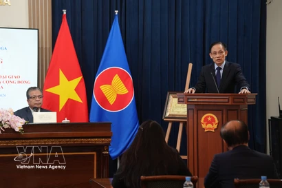 El canciller vietnamita Le Hoai Trung, enviado especial del secretario general To Lam, en el evento. (Foto: VNA)