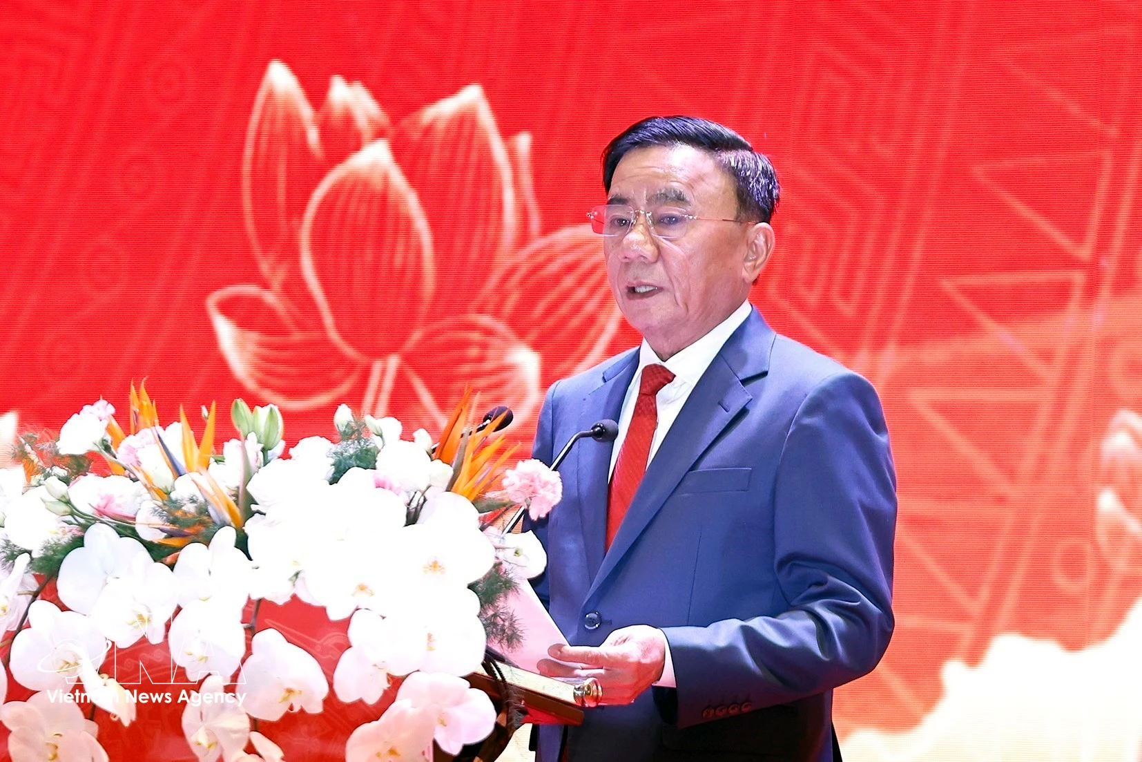 El miembro del Buró Político y permanente del Secretariado del Comité Central del Partido Comunista de Vietnam, Tran Cam Tu, interviene en la cita (Foto: VNA)