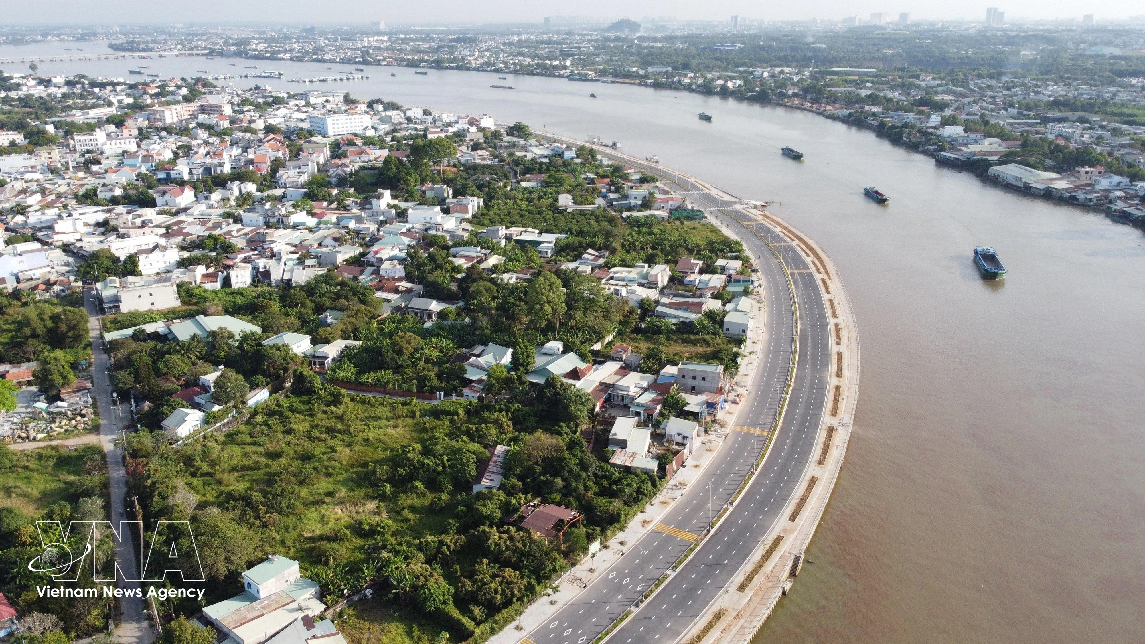 El corredor económico del río Đồng Nai, junto con la zona de libre comercio y la zona urbana aeroportuaria, será un nuevo polo de crecimiento. (Foto: VNA)