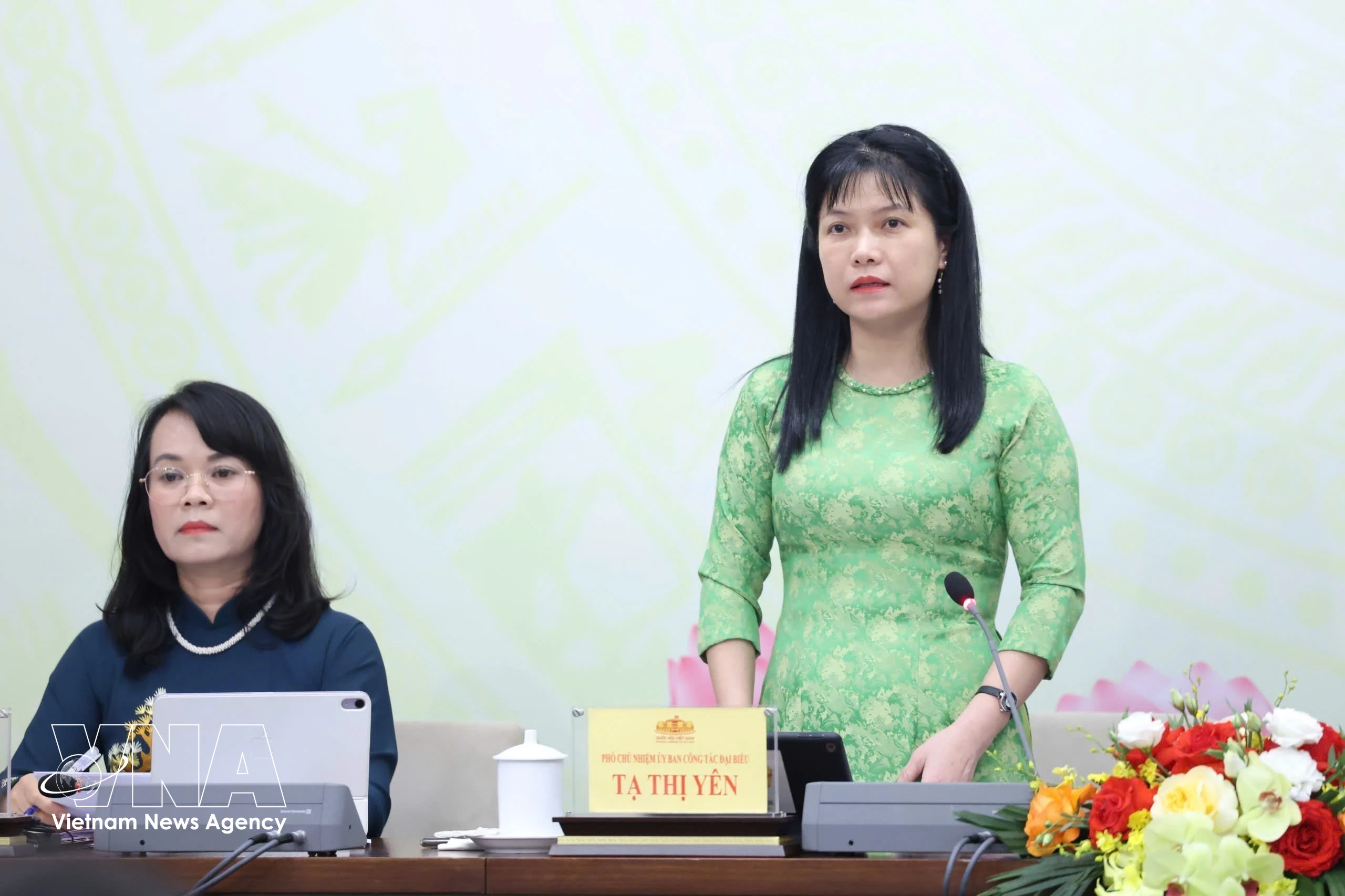 Ta Thi Yen, vicepresidenta de la Comisión de Asuntos de Diputados de la AN, habla en la rueda de prensa (Foto: VNA)