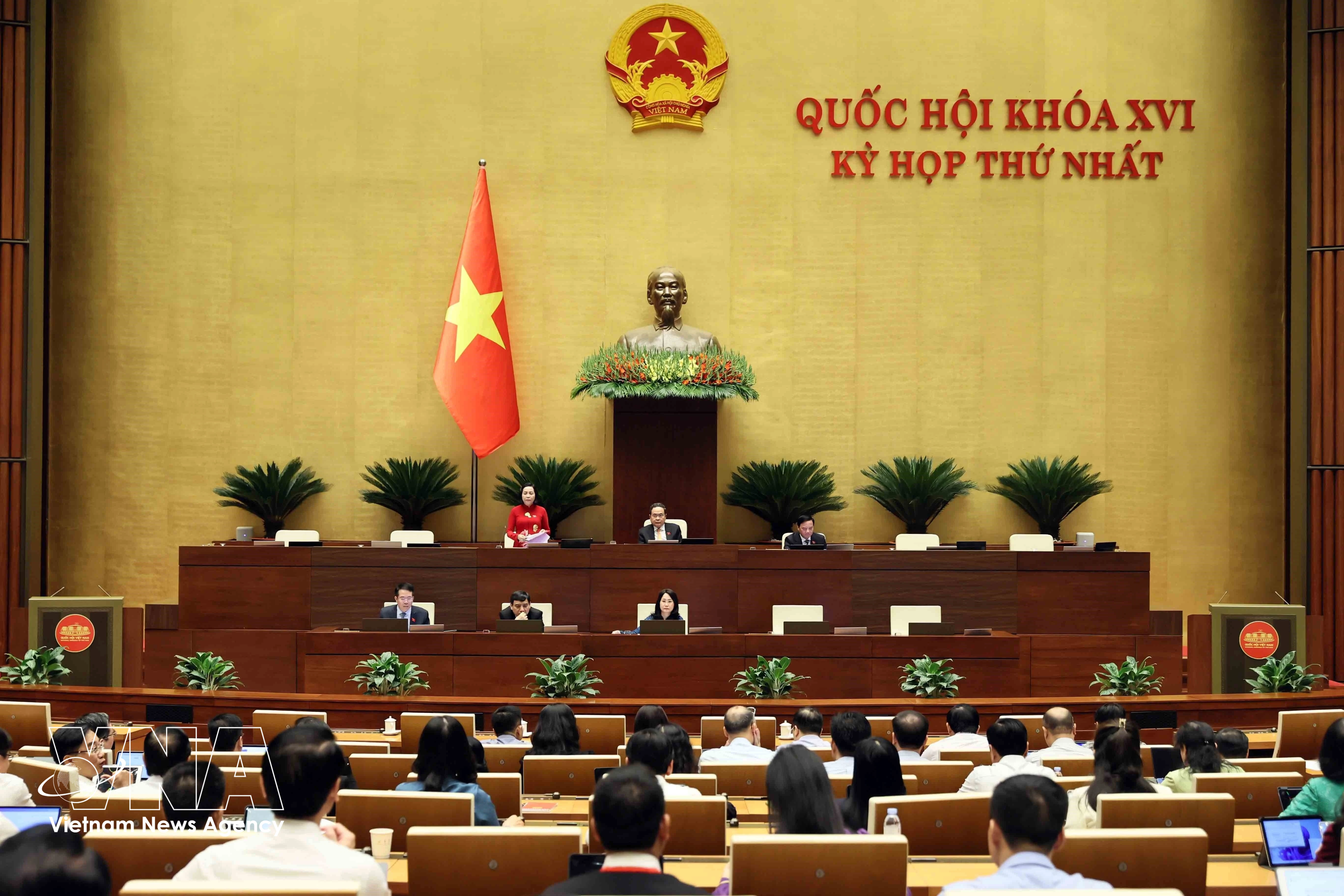 Una sesión del primer periodo de sesiones de la Asamblea Nacional de Vietnam de la XVI Legislatura (Foto: VNA)