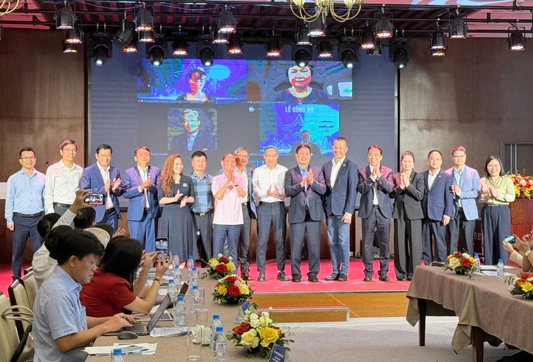 En el acto de presentación del panorama de la economía privada de Vietnam. (Foto: VNA) kinh-te-tu-nhan.jpg