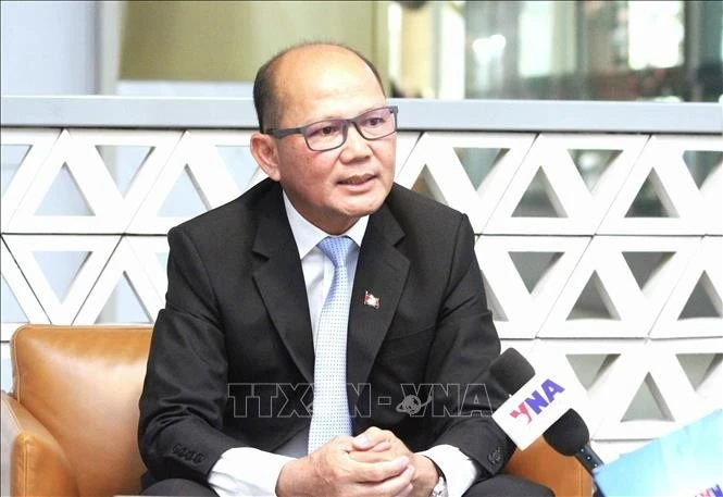 Uch Leang, director interino del Departamento de Estudios de Asia, África y Oriente Medio del Instituto de Relaciones Internacionales de Camboya (IRIC), en la Real Academia de Camboya (RAC). (Foto: VNA)