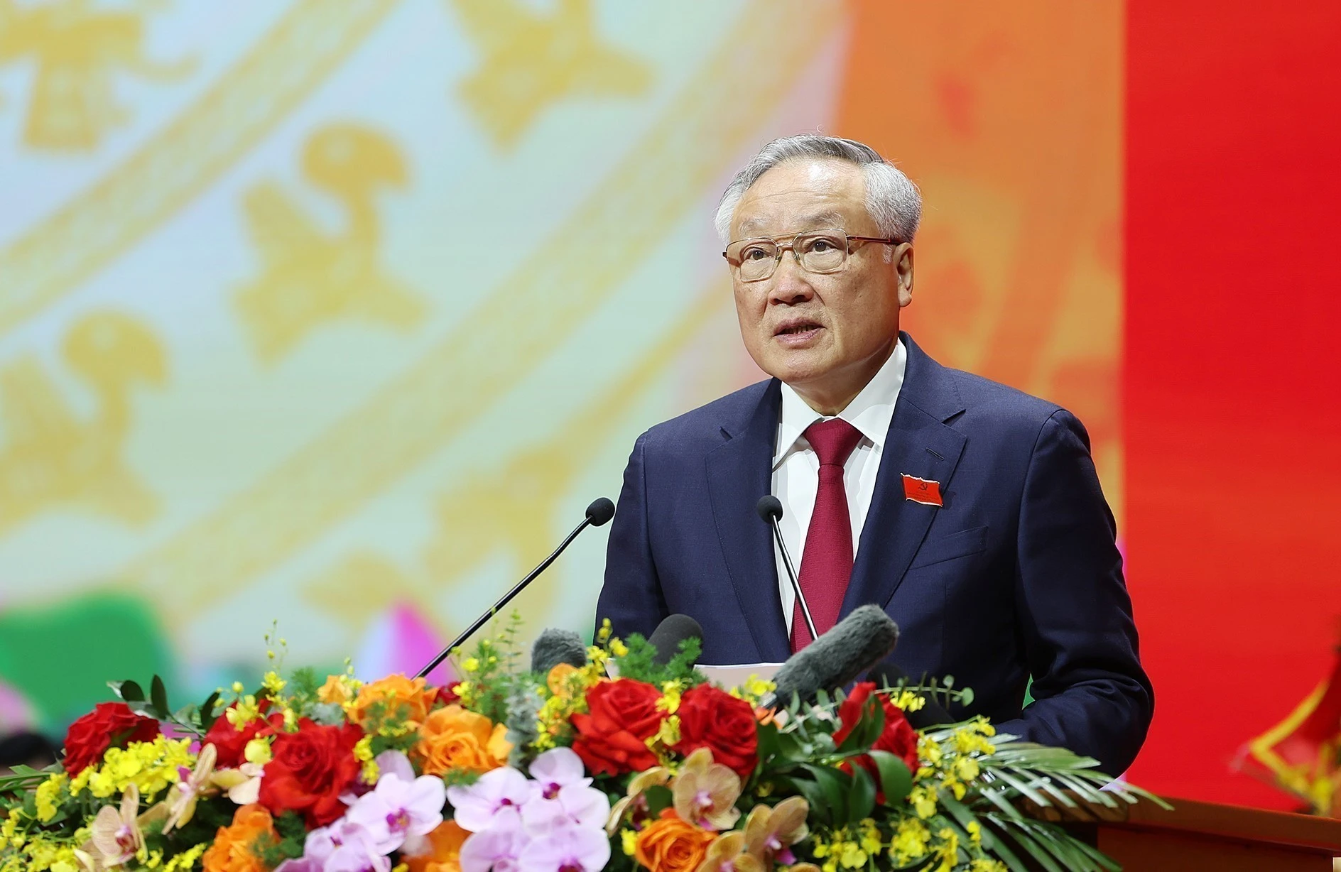 El viceprimer ministro permanente, Nguyen Hoa Binh, habla en el evento. (Fuente: VNA)