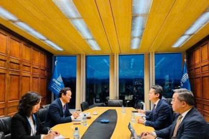 El embajador Mai Phan Dung, representante permanente de Vietnam ante las Naciones Unidas y otras organizaciones internacionales en Ginebra, en reunión con la Organización Mundial de la Propiedad Intelectual (OMPI). (Foto: VNA)