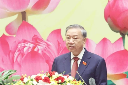 El secretario general del Partido Comunista de Vietnam, To Lam, insta a reforzar el carácter popular y partidista en todas las actividades de la Asamblea Nacional. (Foto: VNA)