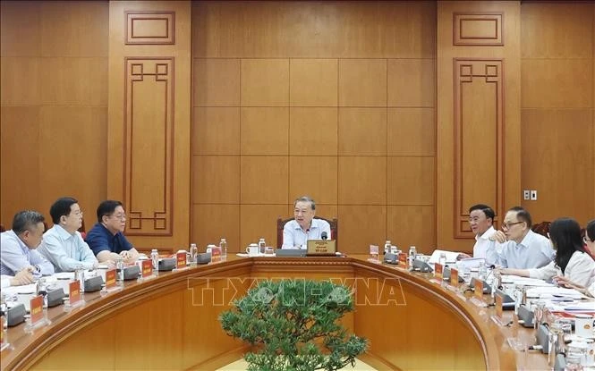 El secretario general del Partido Comunista de Vietnam, To Lam, habla en la reunión. (Fuente: VNA)