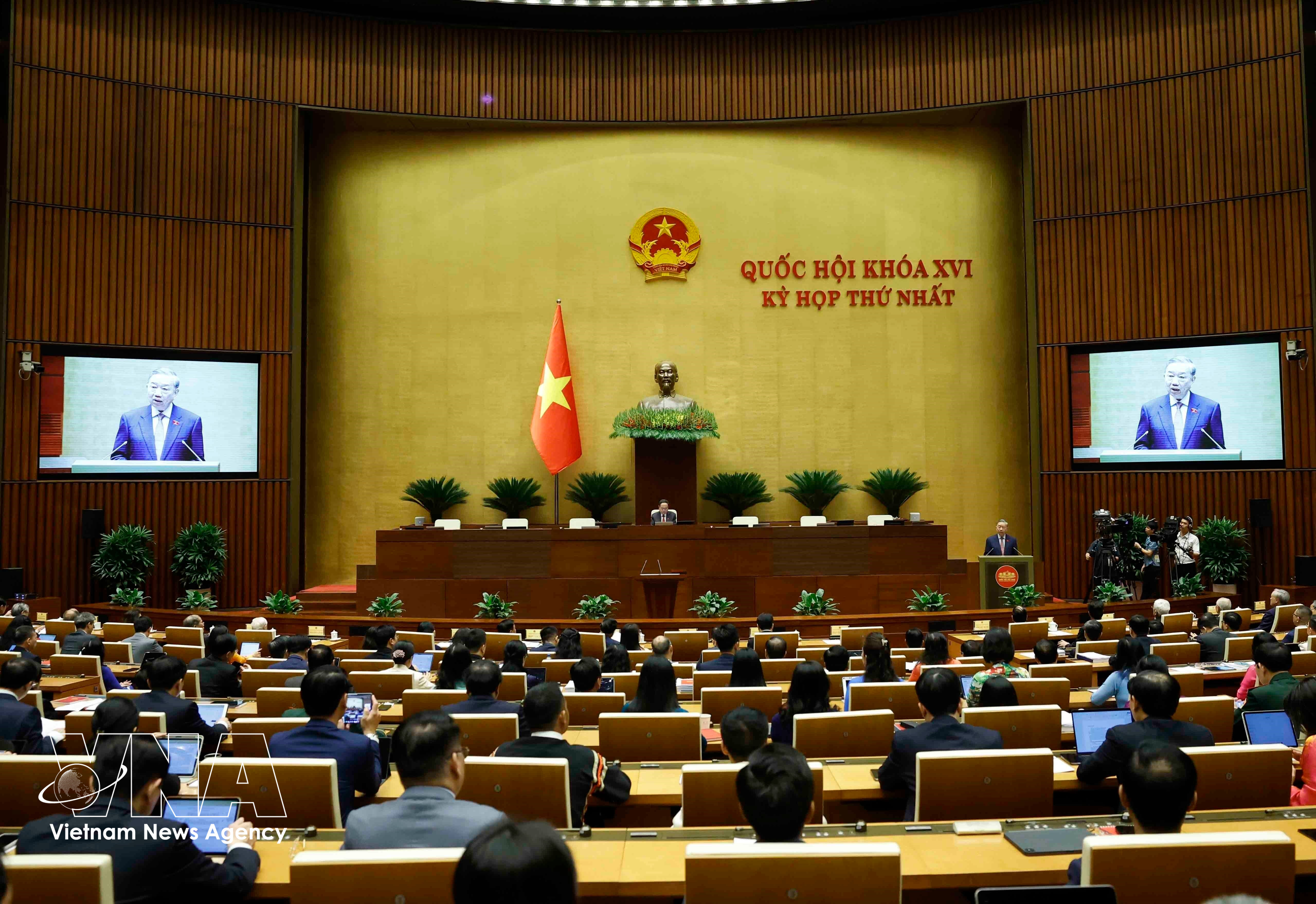 El secretario general del Partido Comunista de Vietnam, To Lam, en la sesión inaugural del primer período de sesiones de la Asamblea Nacional de Vietnam de la XVI legislatura. (Foto: VNA)