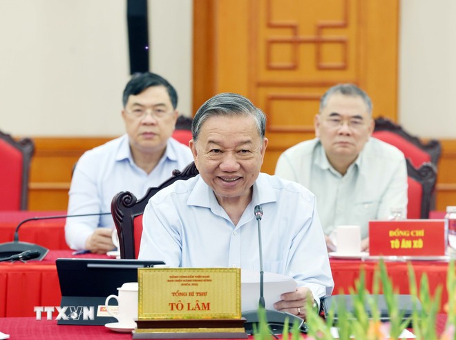 El secretario general del Partido Comunista de Vietnam, To Lam, interviene en la reunión. (Fuente: VNA)