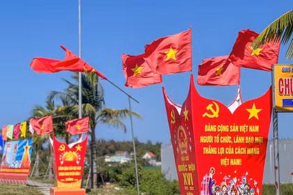 Alta tasa de participación de votantes en las elecciones en Vietnam