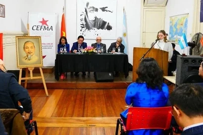 Seminario “Ho Chi Minh y las relaciones Vietnam-América Latina” fue organizado conjuntamente por la Comisión de Asuntos Exteriores del Comité Central del Partido, la Embajada de Vietnam en Argentina y el Partido Comunista de Argentina, el 22 de agosto de 2024. (Foto: VNA)