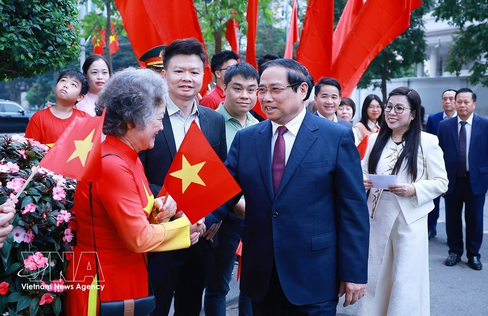 thu-tuong-kiem-tra-cong-tac-bau-cu-tai-phuong-tay-ho-ha-noi-8641191.jpg
