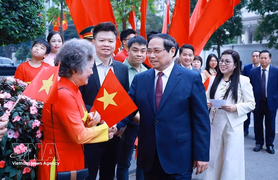 thu-tuong-kiem-tra-cong-tac-bau-cu-tai-phuong-tay-ho-ha-noi-8641191.jpg