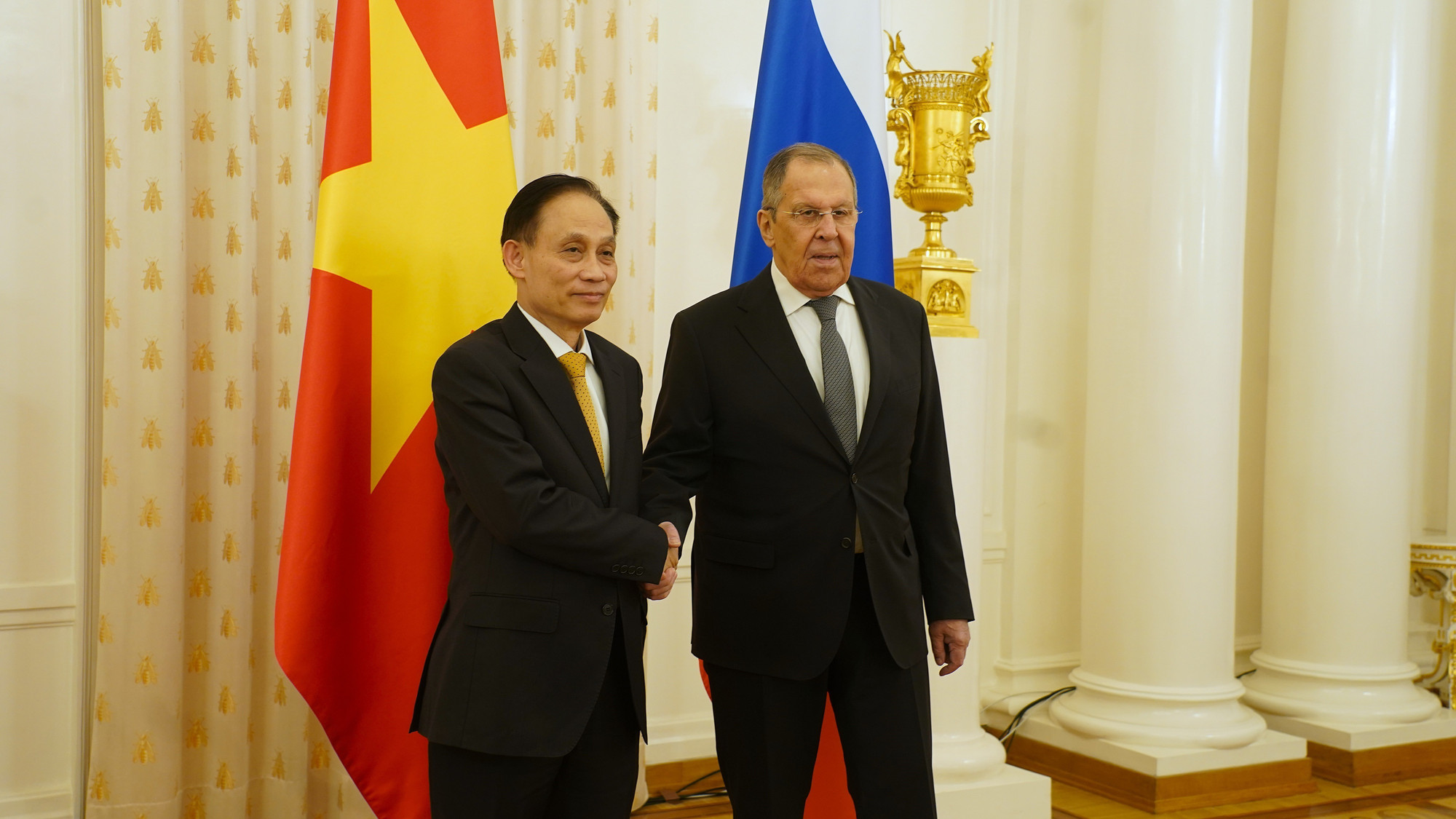 potal-dac-phai-vien-cua-tong-bi-thu-gap-ngoai-truong-nga-sergei-lavrov-8606586.jpg