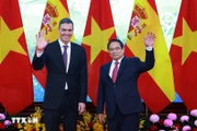 El primer ministro de Vietnam, Pham Minh Chinh, y el presidente del Gobierno de España, Pedro Sánchez Pérez-Castejón. (Foto: VNA)