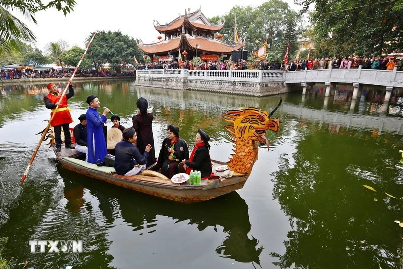 Una actuación del canto Quan Ho de la provincia de Bac Ninh (Foto: VNA)