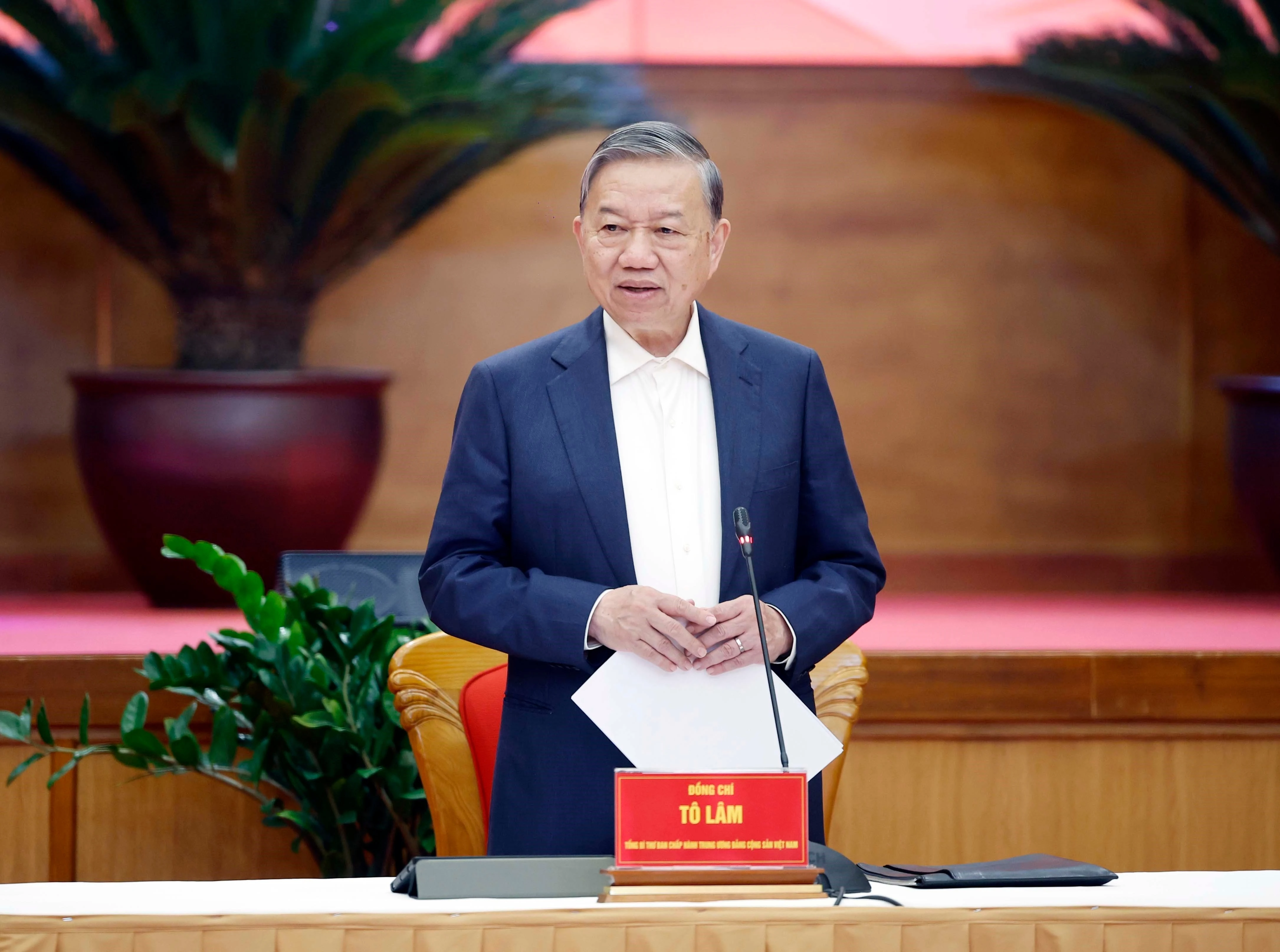 El secretario general del Partido Comunista de Vietnam, To Lam, interviene en la reunión (Foto: VNA)