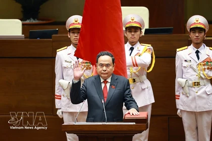 El presidente de la Asamblea Nacional de la XVI legislatura, Tran Thanh Man, prestó juramento. (Foto: VNA)