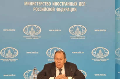 El canciller ruso, Sergey Lavrov, habla en la conferencia de prensa para revisar las actividades diplomáticas del Ministerio de Asuntos Exteriores ruso en 2025. (Foto: VNA)