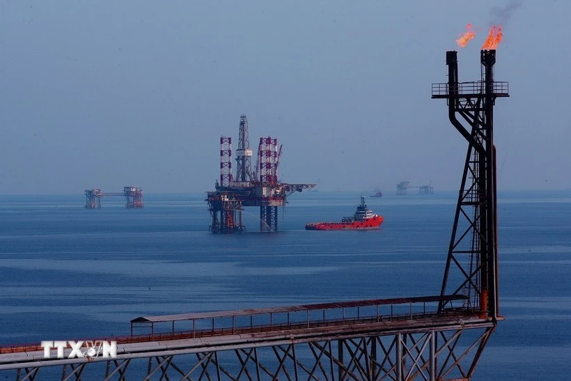 Plataformas petrolíferas en el yacimiento petrolífero de Bach Ho. (Foto: VNA)