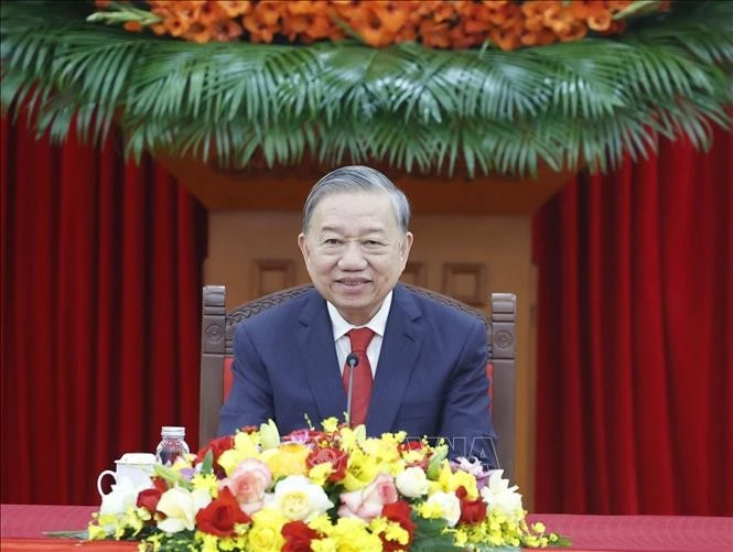 El secretario general del Partido Comunista de Vietnam (PCV), To Lam, sostuvo una conversación telefónica con el secretario general del Partido Comunista de China (PCCh) y presidente del país, Xi Jinping. (Foto: VNA)