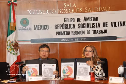 Ceremonia de firma de la agenda de cooperación parlamentaria Vietnam-México (Foto: VNA)