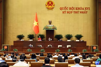 Una sesión del primer periodo de sesiones de la Asamblea Nacional de Vietnam de la XVI Legislatura (Foto: VNA)