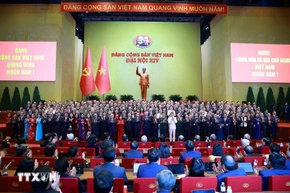El nuevo Comité Central del Partido Comunista de Vietnam se presenta en el XIV Congreso. (Foto: VNA)