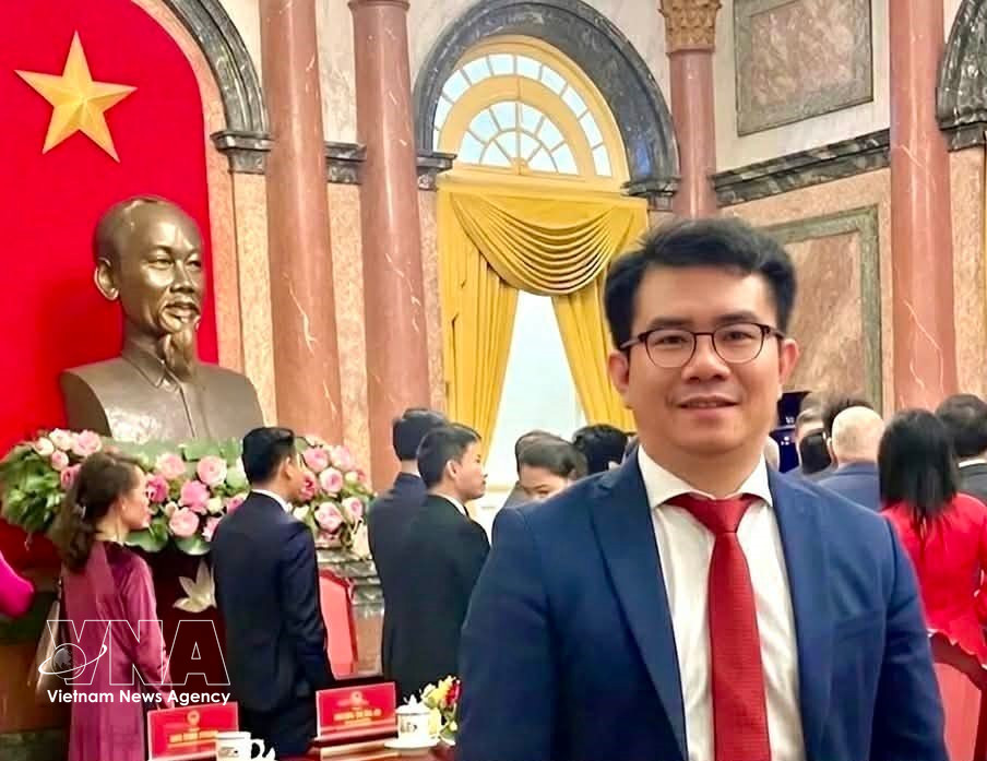 Pham Khanh Nam, redactor jefe de la revista Huong Viet en Alemania, (Fuente: VNA)