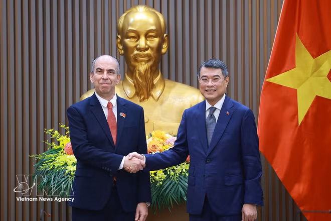 Vietnam y Cuba se comprometen a fortalecer aún más sus lazos especiales