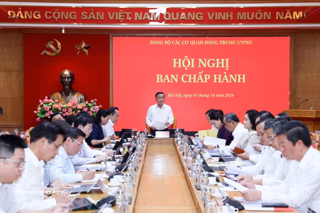El miembro del Buró Político y permanente del Secretariado del Comité Central del Partido Comunista de Vietnam (PCV), Tran Cam Tu, habla en la cita (Fuente: VNA)