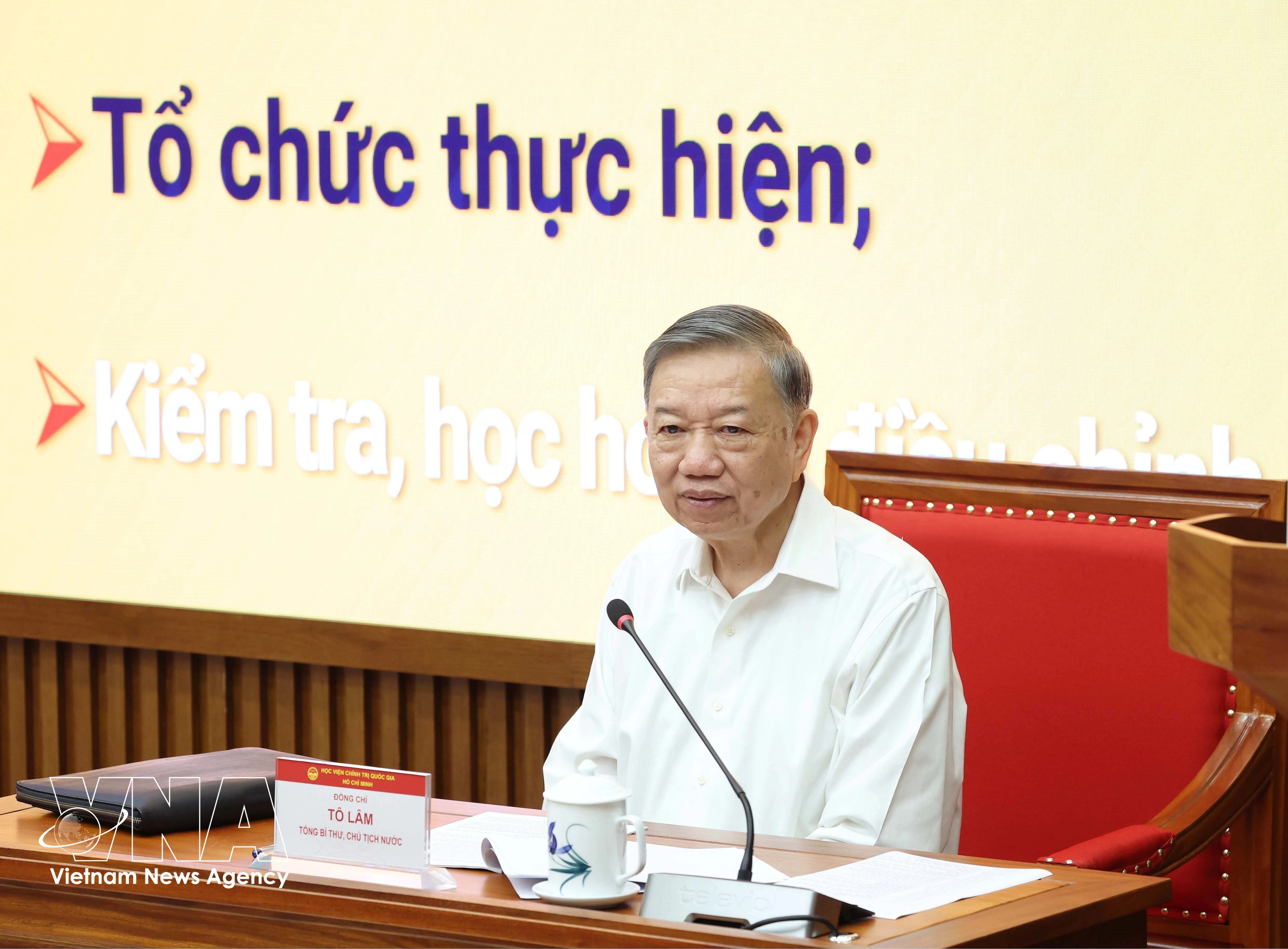 El secretario general del Partido Comunista y presidente de Vietnam, To Lam, interviene en la cita. (Foto: VNA)