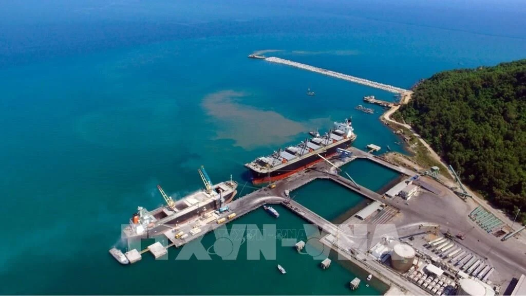 El proyecto del Puerto de Chan May aprovecha las ventajas de un puerto natural de aguas profundas para mejorar la capacidad de carga, descarga y almacenamiento de mercancías. (Fuente: VNA)