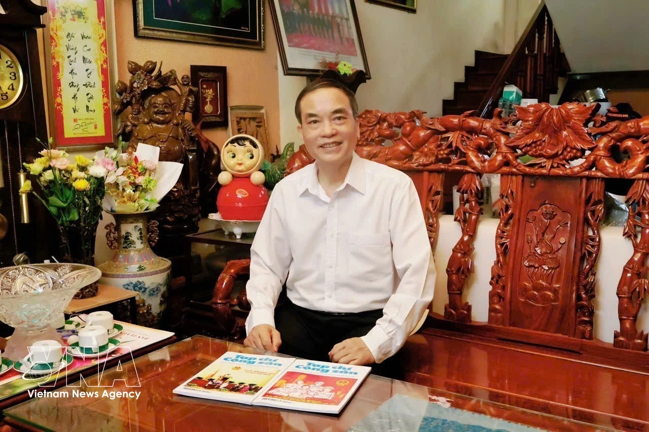 El profesor asociado y doctor Vu Van Phuc, presidente del Consejo Científico del Instituto de Economía y Derecho Internacional y exjefe editor de la revista Revista Comunista. (Foto: VNA)