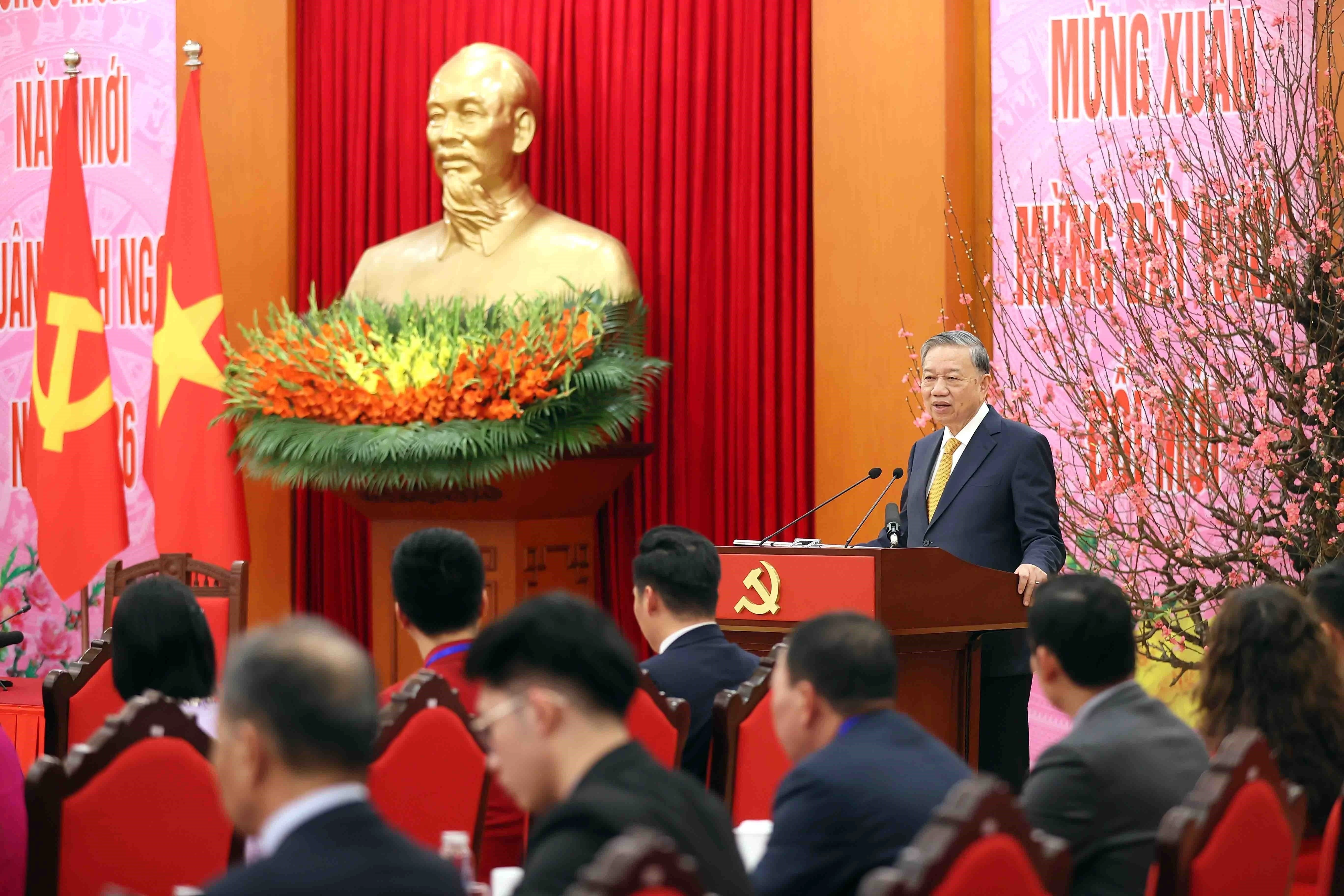 El secretario general del Partido Comunista de Vietnam, To Lam, habla en el encuentro. (Foto: VNA)