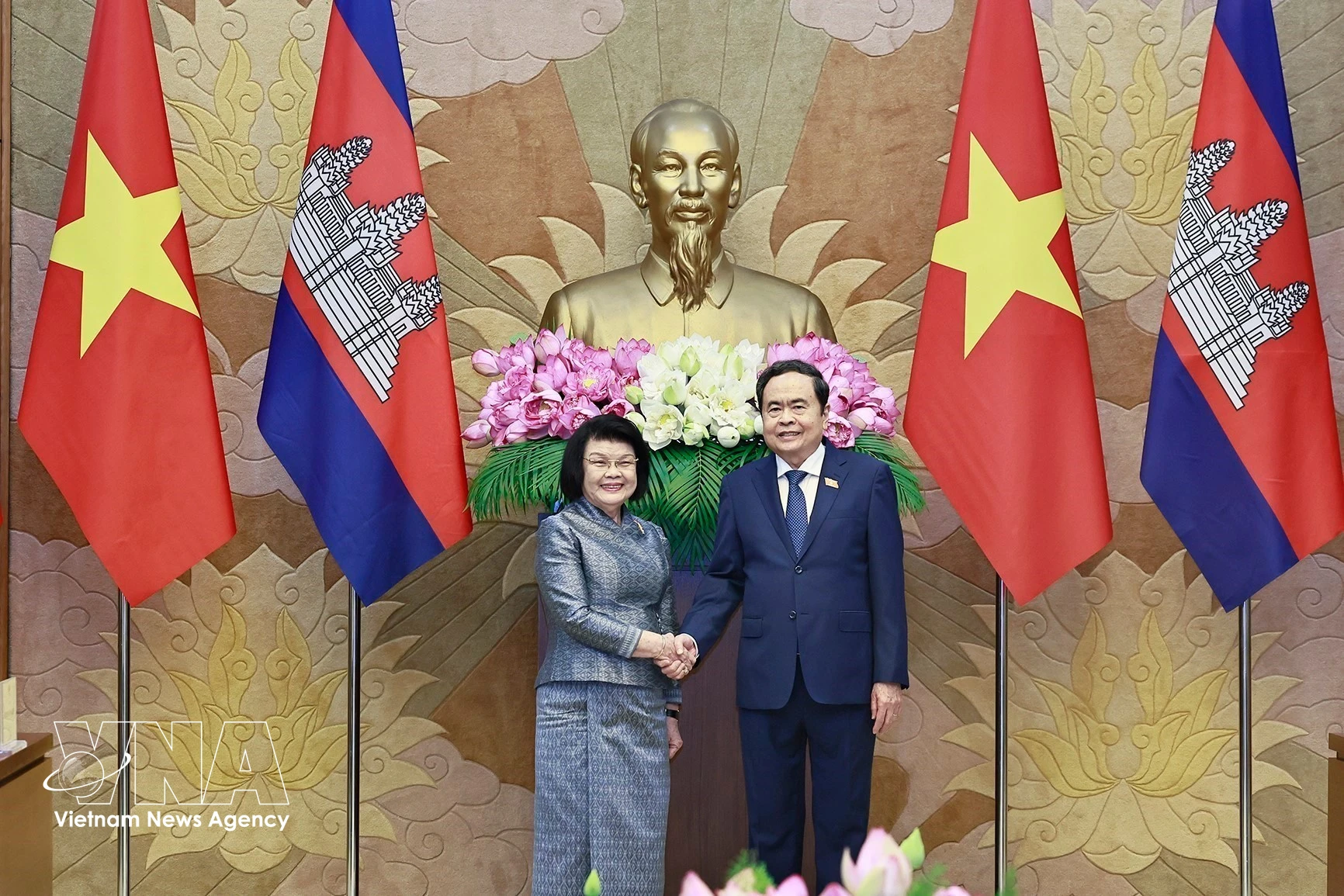 El presidente de la Asamblea Nacional de Vietnam, Tran Thanh Man, y su homóloga de Camboya, Samdech Khuon Sudary. (Foto: VNA)