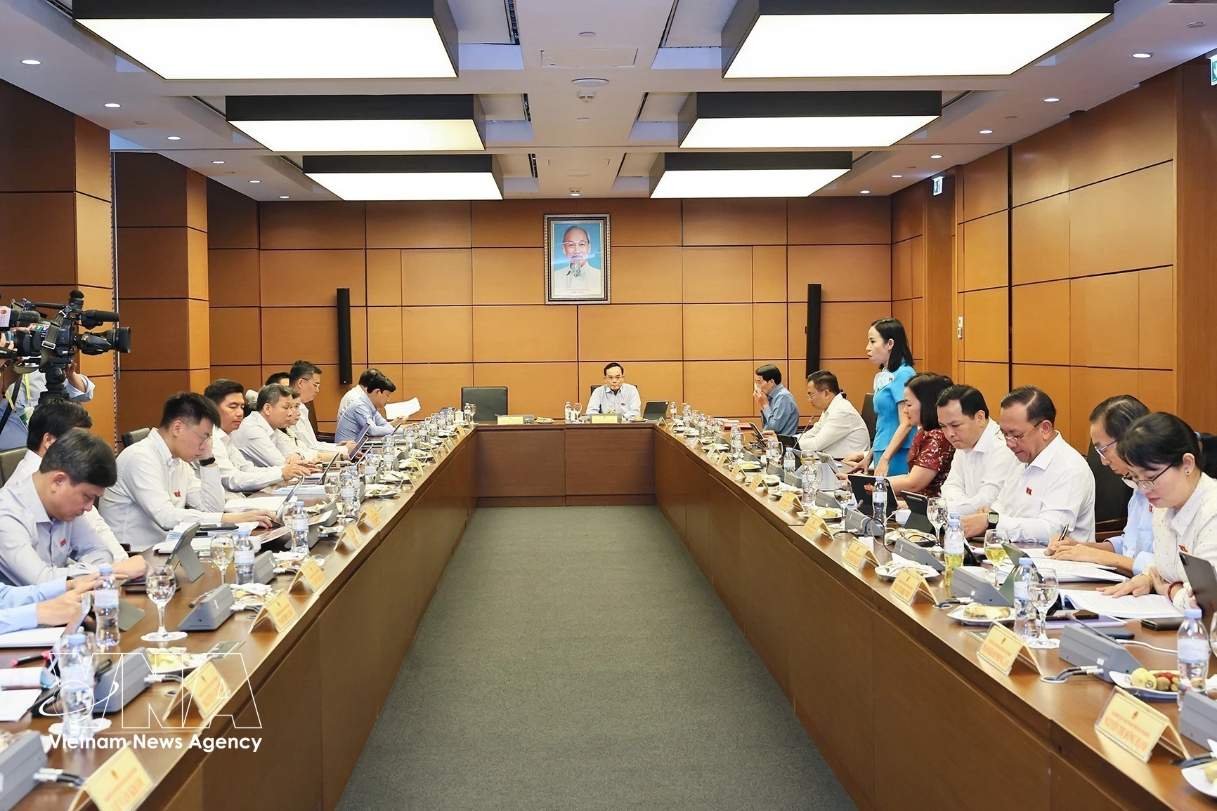 Diputados de Ciudad Ho Chi Minh en el debate en grupos. (Fuente: VNA)