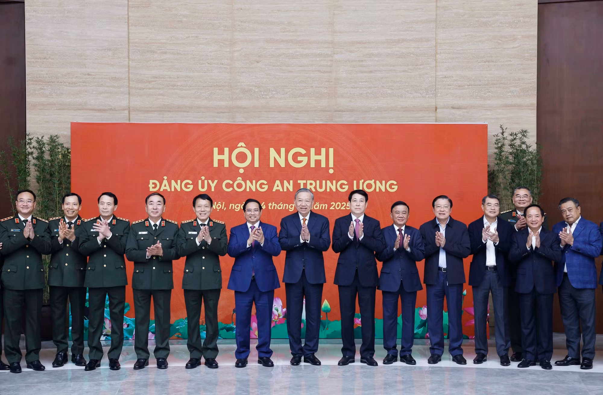vna-potal-tong-bi-thu-to-lam-du-hoi-nghi-dang-uy-cong-an-trung-uong-8450934.jpg