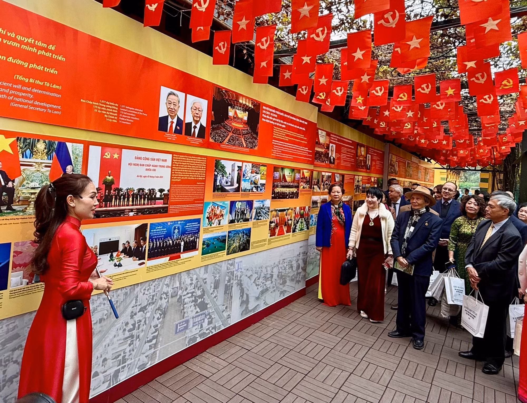 vna-potal-khu-di-tich-phu-chu-tich-khai-mac-chuoi-hoat-dong-chao-mung-dai-hoi-lan-thu-xiv-cua-dang-8529715.jpg