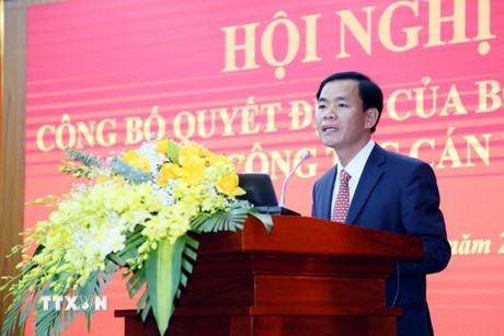 El nuevo secretario del Comité del PCV en Quang Tri, Nguyen Van Phuong, interviene en la cita (Foto: VNA) nguyen-van-phuong-resize.jpg