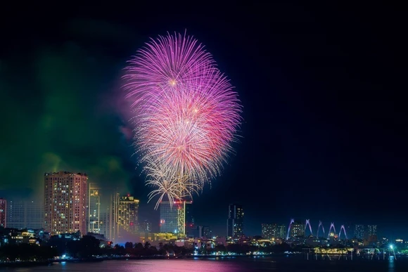 Desarrollo de una economía de mercado orientada al socialismo: la base sólida para la era de ascenso de Vietnam