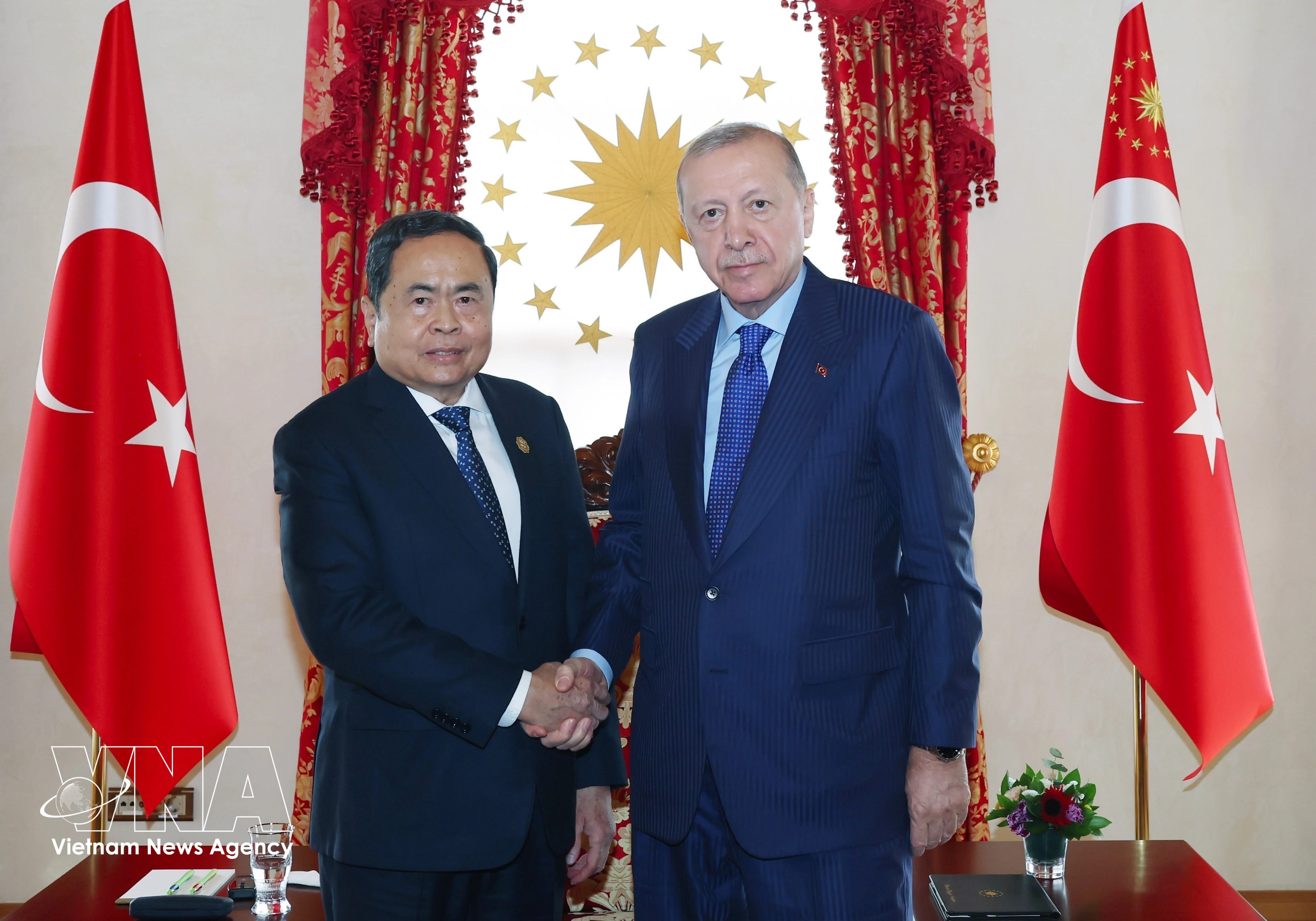 El presidente de la Asamblea Nacional de Vietnam, Tran Thanh Man, y el presidente turco, Recep Tayyip Erdogan. (Fuente: VNA)