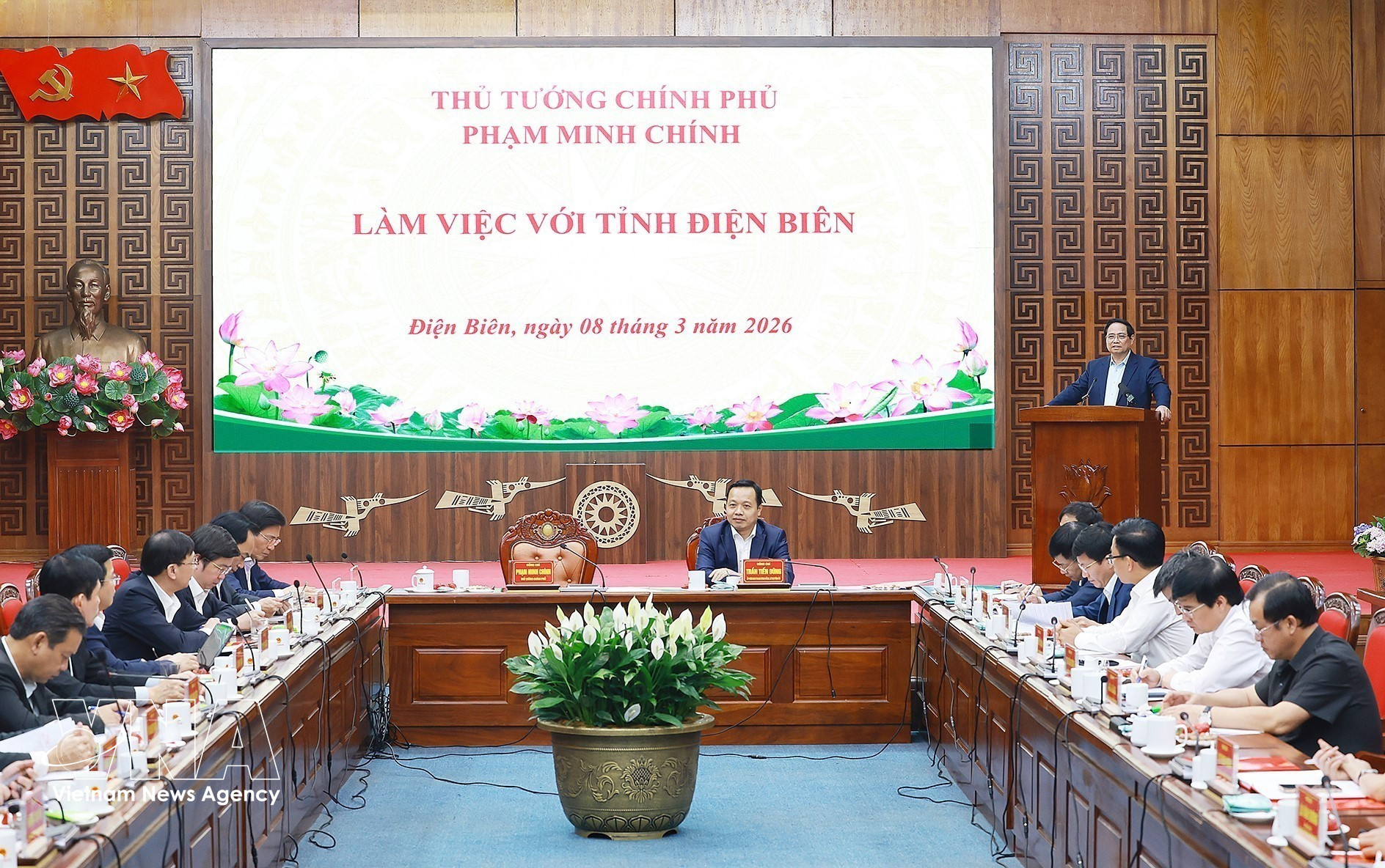 vnanet-thu-tuong-lam-viec-voi-lanh-dao-tinh-dien-bien-8627858.jpg
