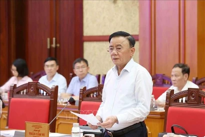 Tran Cam Tu, miembro del Buró Político y permanente del Secretariado del Comité Central del Partido Comunista de Vietnam, habla en el evento. (Fuente: VNA)