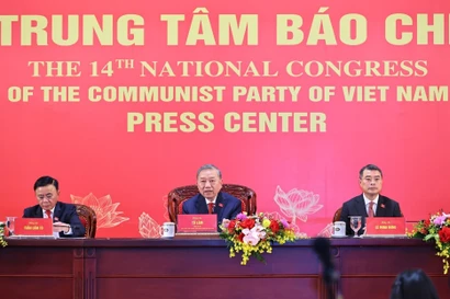 El secretario general del Partido Comunista de Vietnam, To Lam, presidió la conferencia de prensa internacional. (Fuente: VNA)