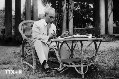 Imprimiendo el espíritu de Ho Chi Minh en la ejecución de Resoluciones del Partido