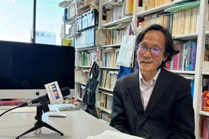 El profesor Shimizu Masaaki, de la Universidad de Osaka, Japón, en la entrevista. (Fuente: VNA)